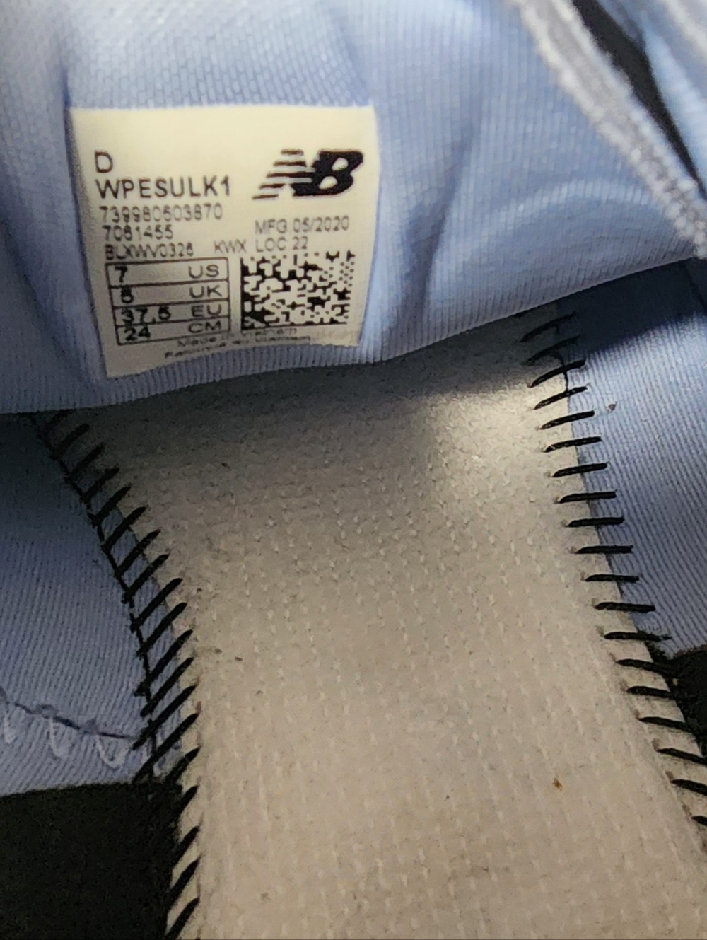 Womens New Balance Pesu Black & White with Light Blue Running Shoes US 7 - Picture 6 of 6